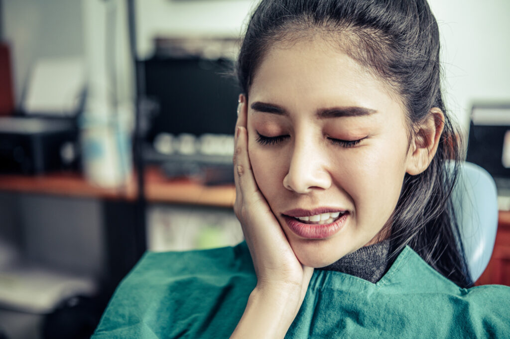 Symptoms that Require Emergency Dental Care at Alpine Dental & Dentures in Gaithersburg